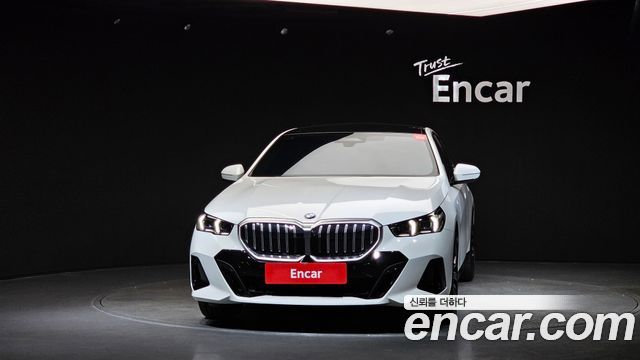 BMW 5-Series 2025 — photo 3