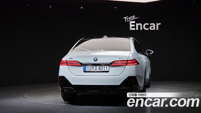 BMW 5-Series 2025 — photo 4
