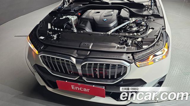 BMW 5-Series 2025 — photo 6