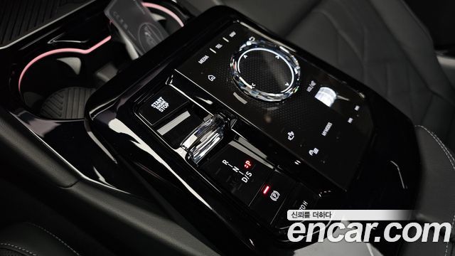 BMW 5-Series 2025 — photo 12