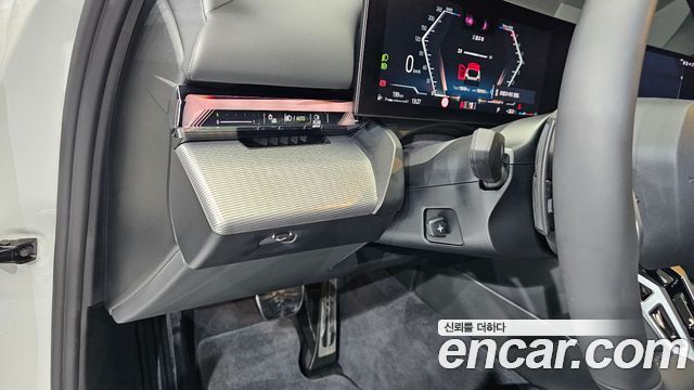 BMW 5-Series 2025 — photo 22