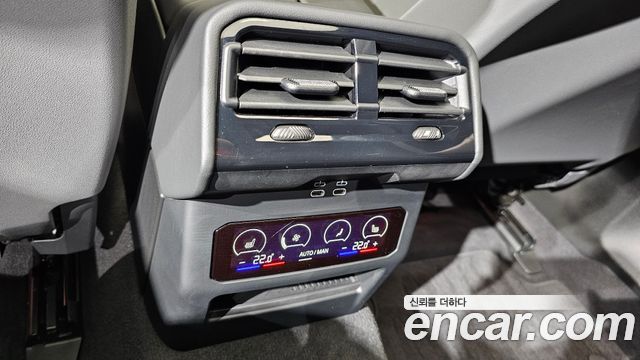 BMW 5-Series 2025 — photo 23