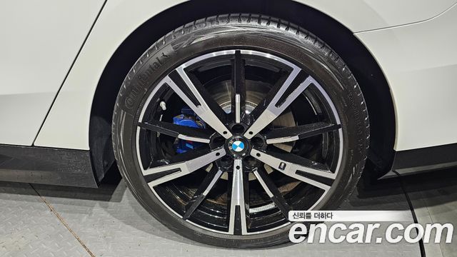BMW 5-Series 2025 — photo 7