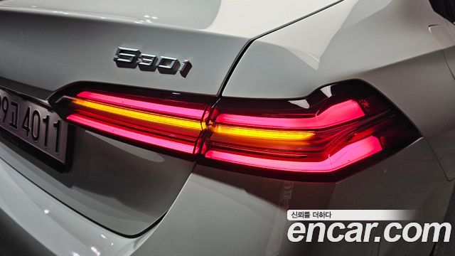BMW 5-Series 2025 — photo 9