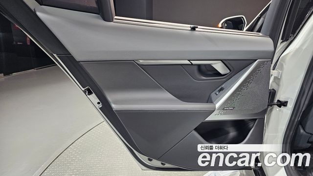 BMW 5-Series 2025 — photo 15