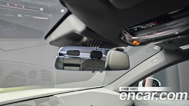 BMW 5-Series 2025 — photo 27