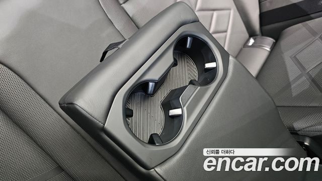BMW 5-Series 2025 — photo 31