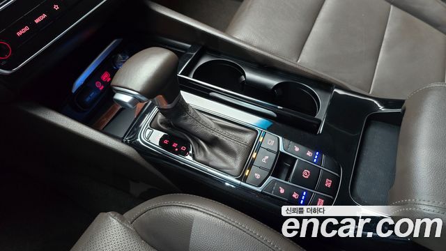Kia K7 2018 — photo 9