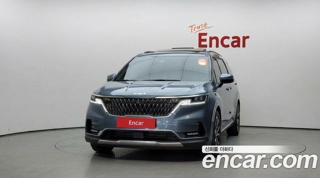 Kia Canival 2023 — photo 3