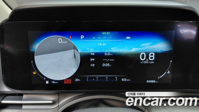 Kia Canival 2023 — photo 11