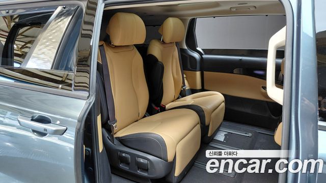Kia Canival 2023 — photo 17