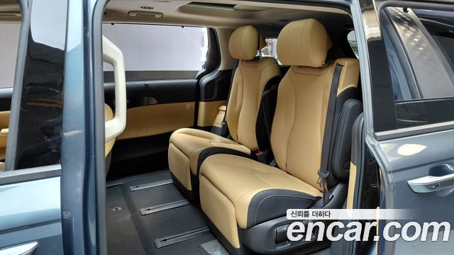 Kia Canival 2023 — photo 18