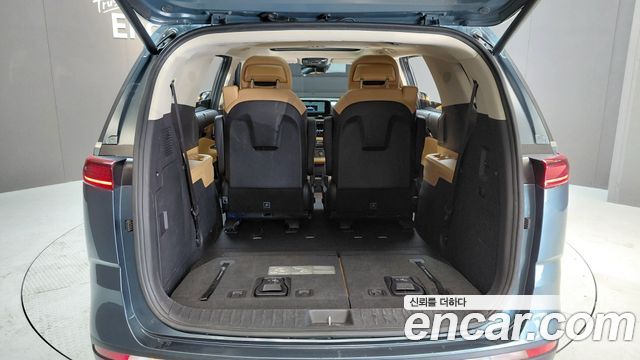 Kia Canival 2023 — photo 25