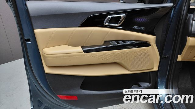 Kia Canival 2023 — photo 14