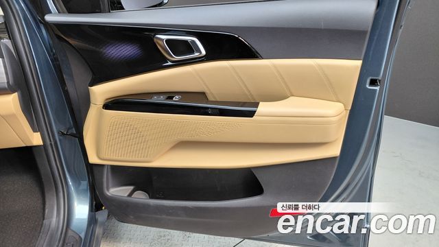 Kia Canival 2023 — photo 15