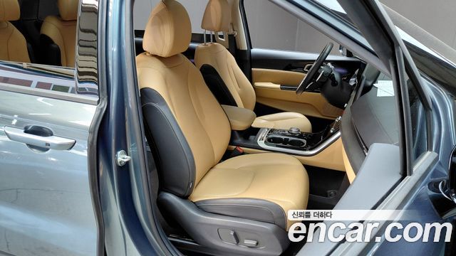 Kia Canival 2023 — photo 16