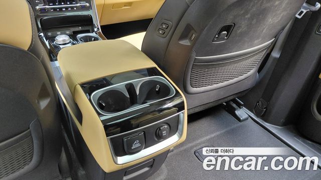 Kia Canival 2023 — photo 31