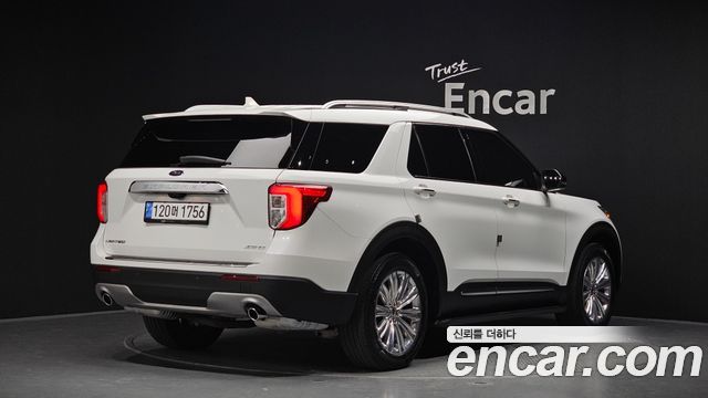 Ford Explorer 2021 — photo 2