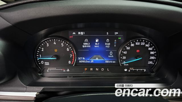 Ford Explorer 2021 — photo 11