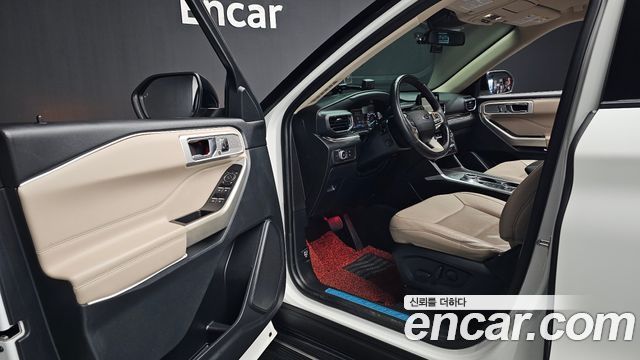 Ford Explorer 2021 — photo 13