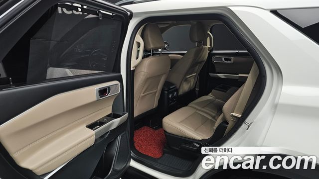 Ford Explorer 2021 — photo 18
