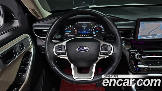 Ford Explorer 2021 — photo 19