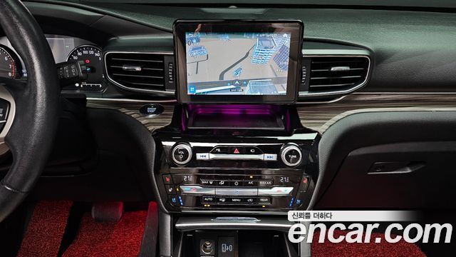 Ford Explorer 2021 — photo 20
