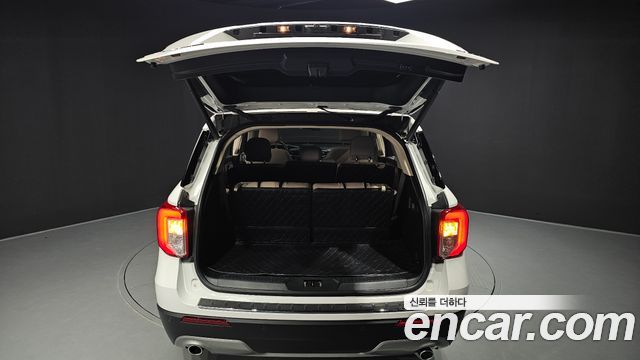 Ford Explorer 2021 — photo 26