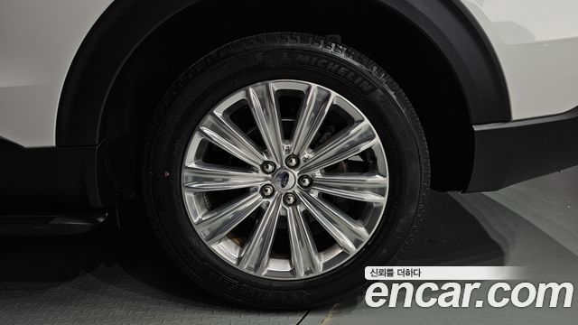 Ford Explorer 2021 — photo 7
