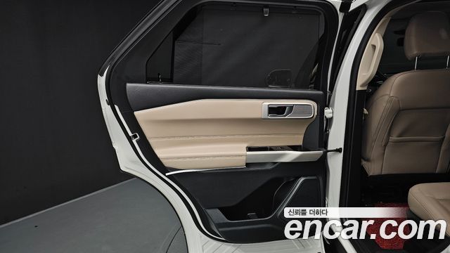 Ford Explorer 2021 — photo 15