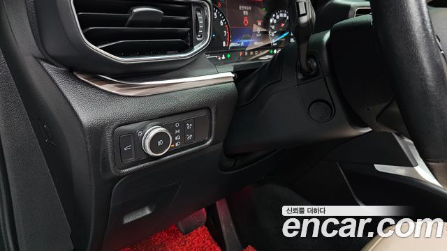 Ford Explorer 2021 — photo 30