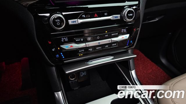 Ford Explorer 2021 — photo 31