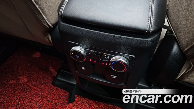 Ford Explorer 2021 — photo 36