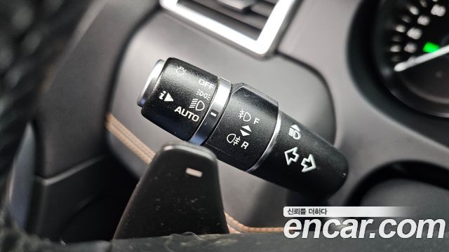 Land Rover Discovery Sport 2018 — photo 17