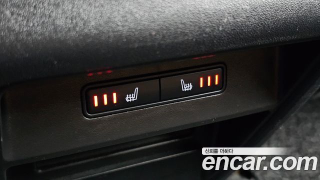 Land Rover Discovery Sport 2018 — photo 19