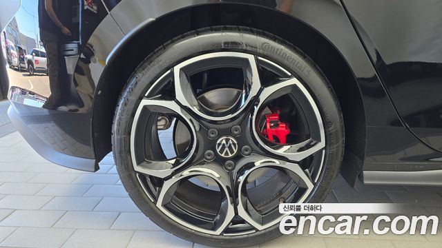 Volkswagen Golf 2026 — photo 5