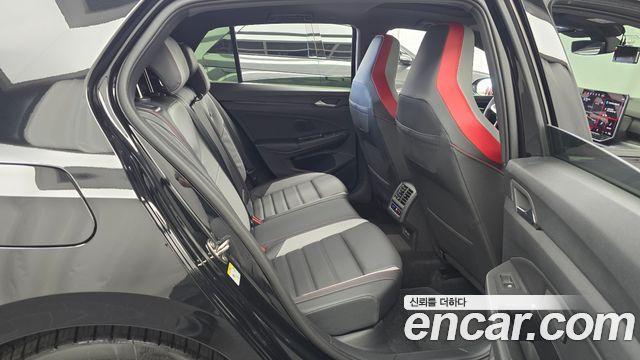 Volkswagen Golf 2026 — photo 12