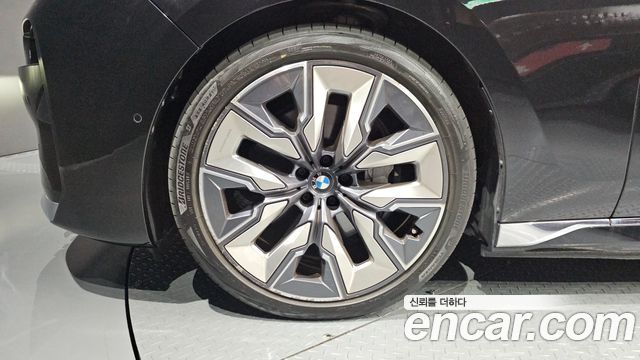 BMW i7 2023 — photo 5