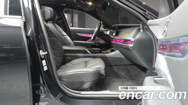 BMW i7 2023 — photo 16