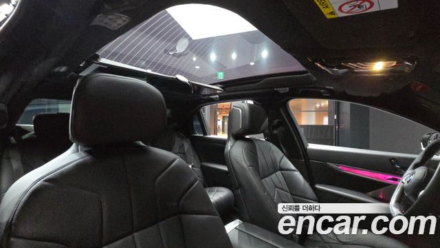 BMW i7 2023 — photo 28