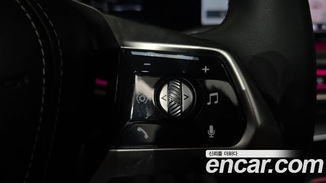 BMW i7 2023 — photo 32