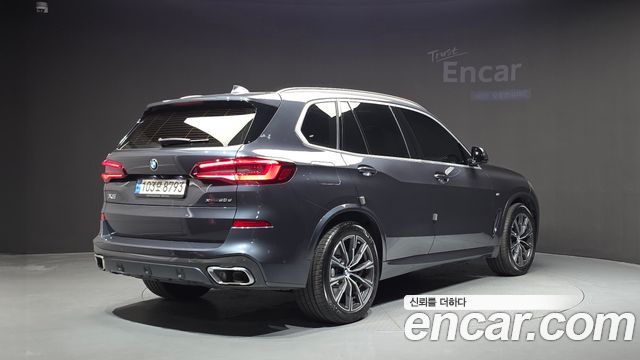BMW X5 2021 — photo 2
