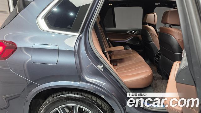 BMW X5 2021 — photo 17