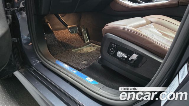 BMW X5 2021 — photo 25