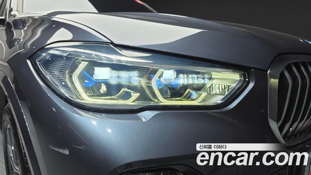 BMW X5 2021 — photo 8