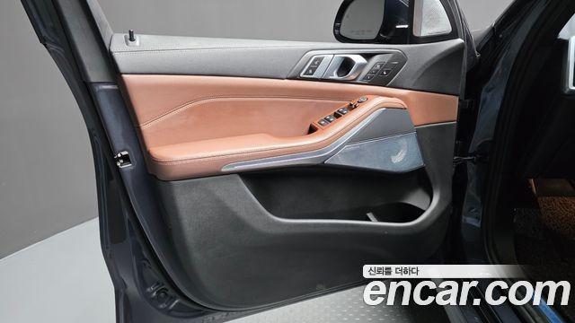 BMW X5 2021 — photo 14