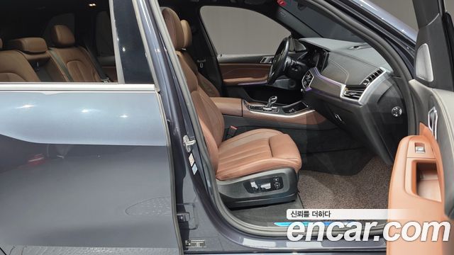 BMW X5 2021 — photo 16