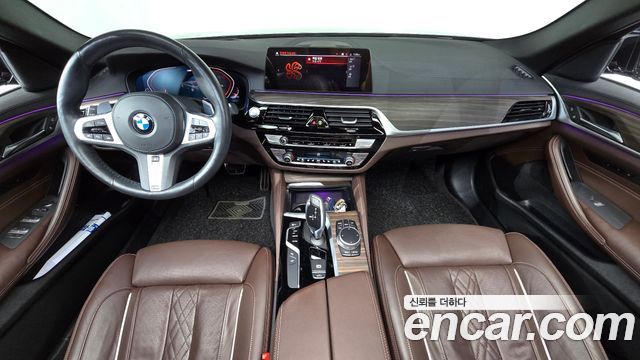 BMW 5-Series 2020 — photo 10