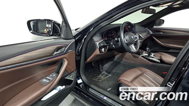 BMW 5-Series 2020 — photo 13