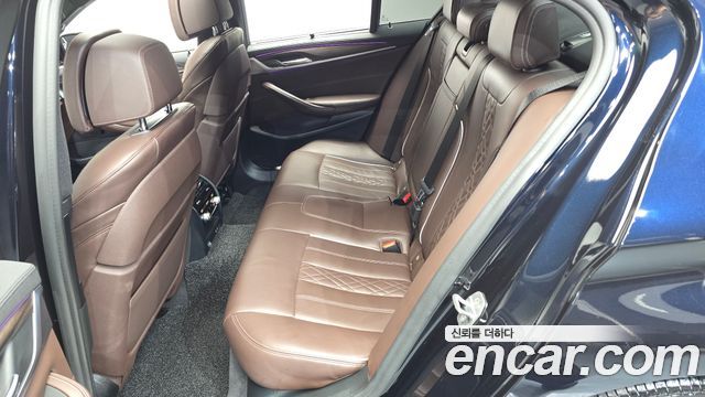 BMW 5-Series 2020 — photo 17